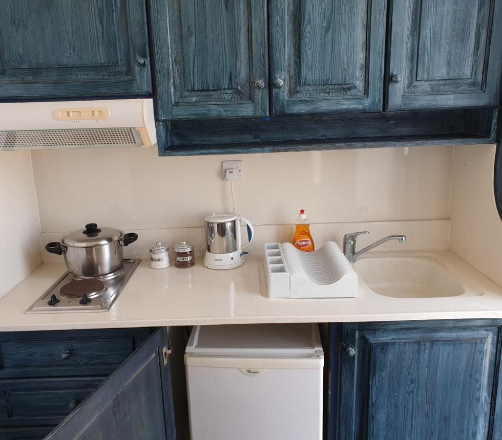 Seaview Sunset Holiday Apartments Paphos ภายนอก รูปภาพ
