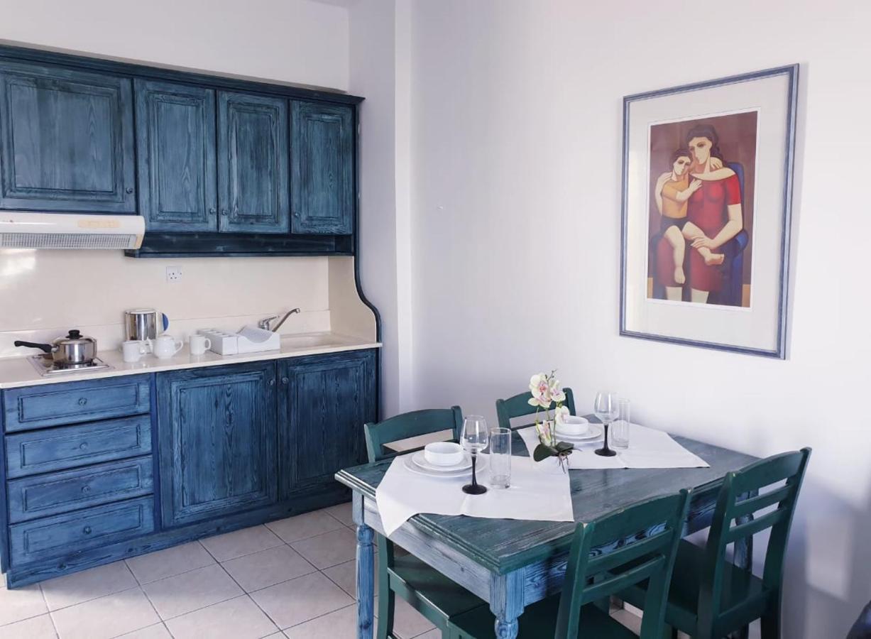 Seaview Sunset Holiday Apartments Paphos ภายนอก รูปภาพ