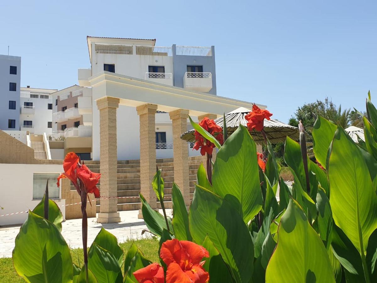 Seaview Sunset Holiday Apartments Paphos ภายนอก รูปภาพ